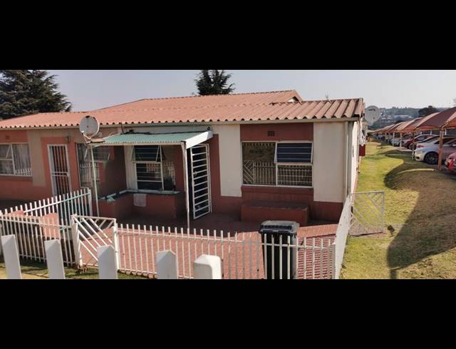 2 BEDROOM TOWNHOUSE FOR SALE IN RIDGEWAY